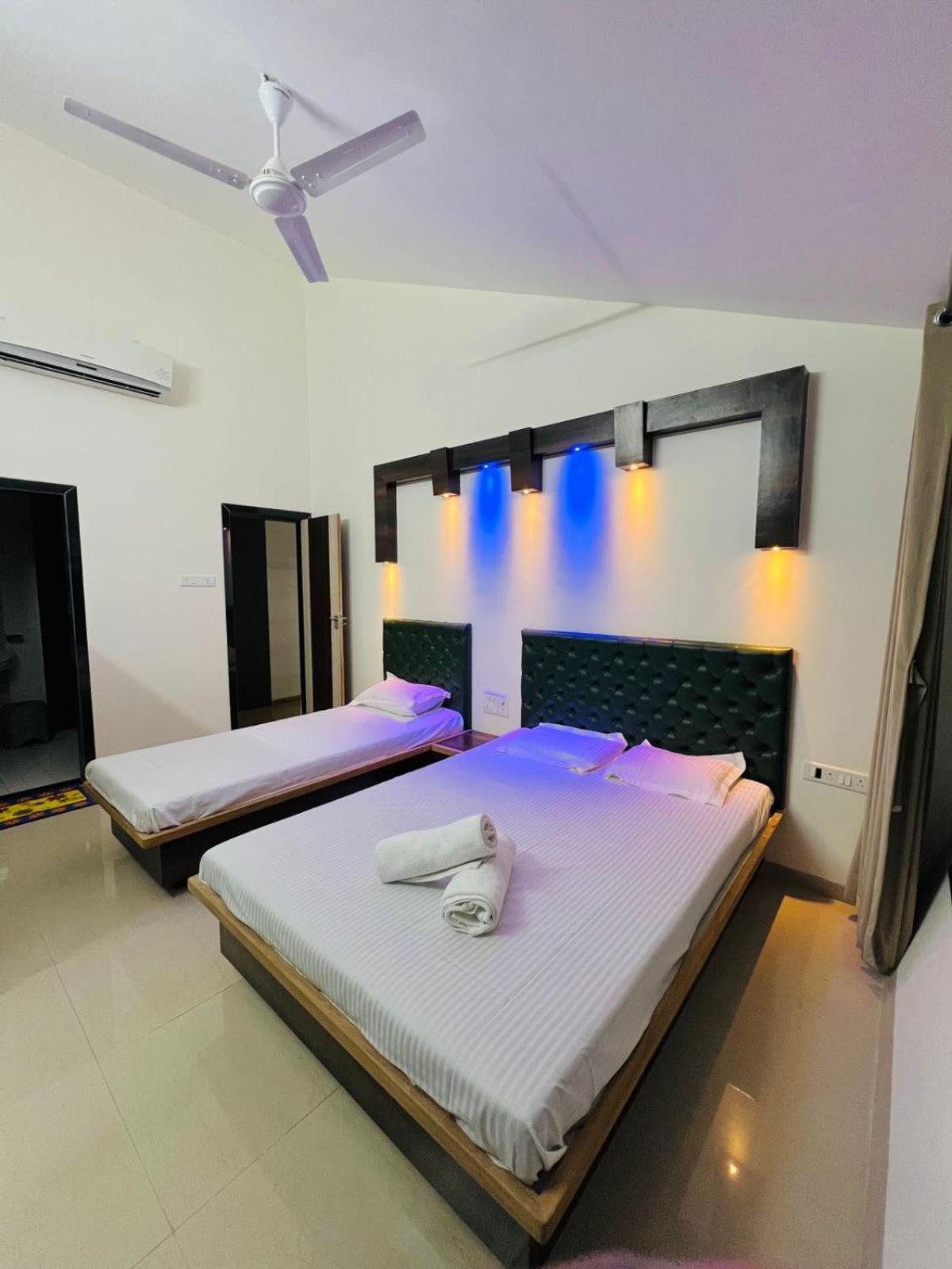 Taj Villa With Free Wifi Лонавла Екстер'єр фото